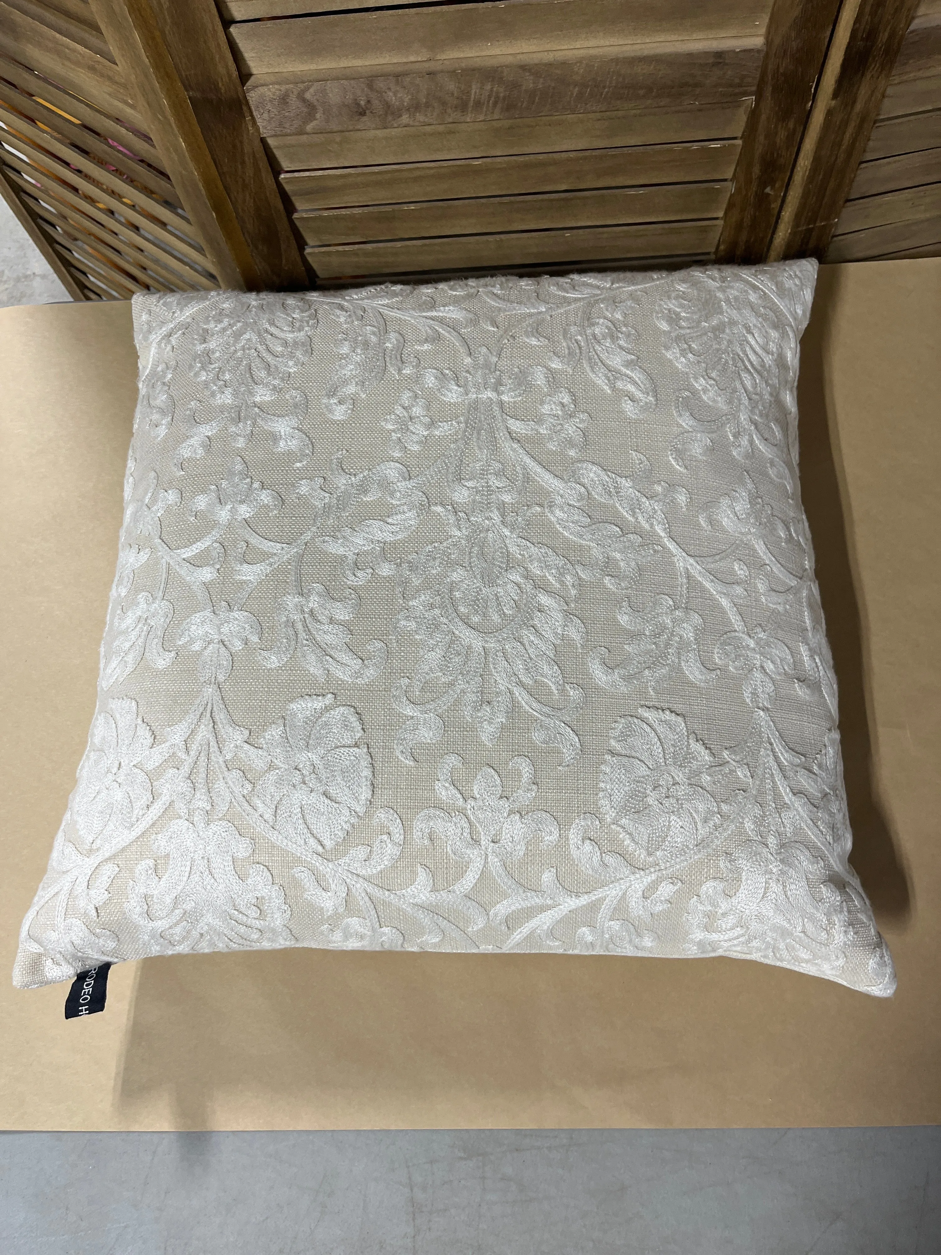 Decorative Pillow Lot B, 2 piece