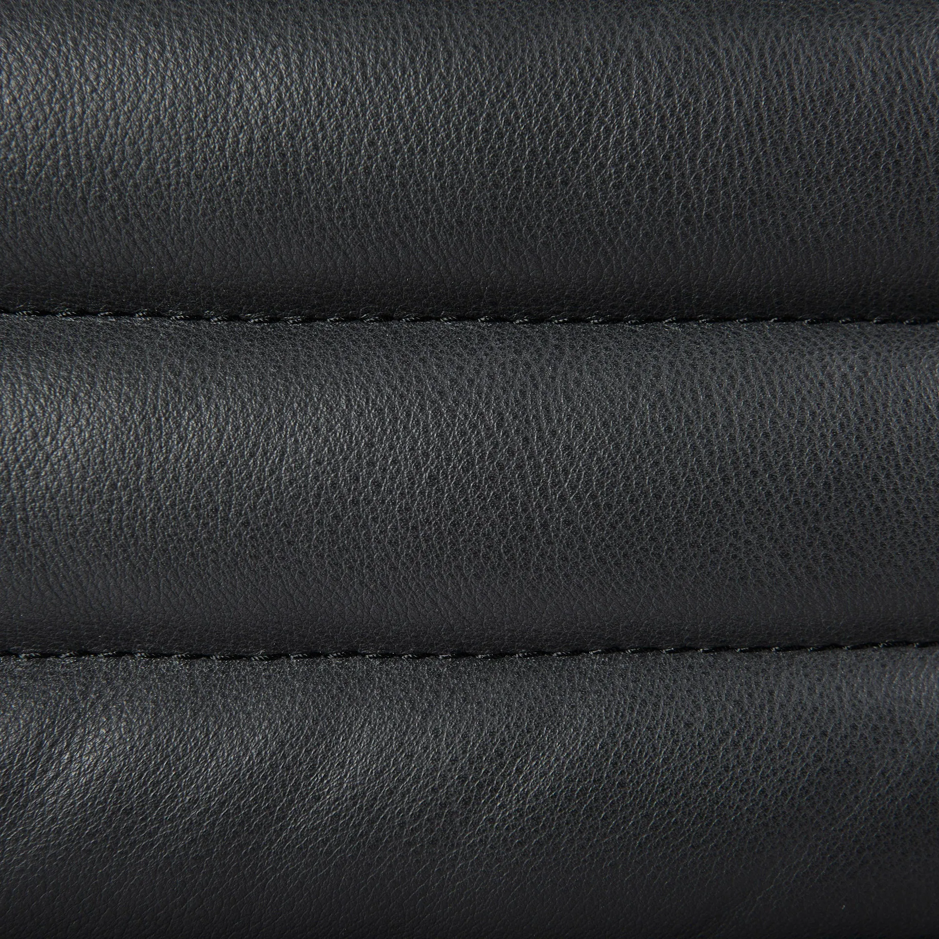 Ricciardo Sofa | Black